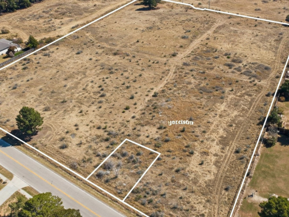 Plot for sale in Ketti